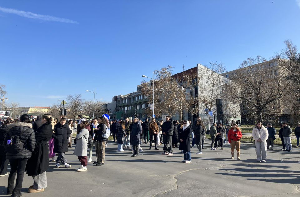 Novosadski studenti pozivaju na odavanje pošte žrtvama u Ribnikaru, Duboni i Malom Orašju