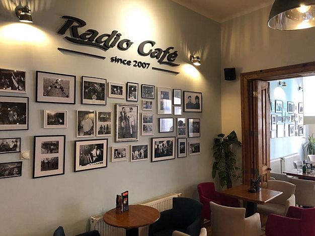 FOTO: Novosadski rokenrol u 100 fotografija u Radio kafeu