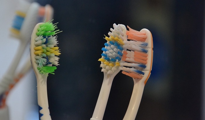 Da li celog života pogrešno perete zube?
