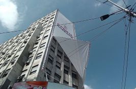 Baner skinut, pitanje odgovornosti ostalo: Vlast ne priznaje grešku