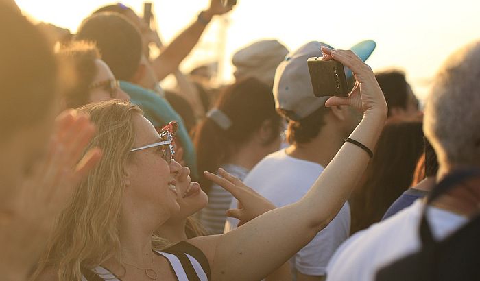 Pet puta više ljudi stradalo zbog selfija nego od napada ajkula