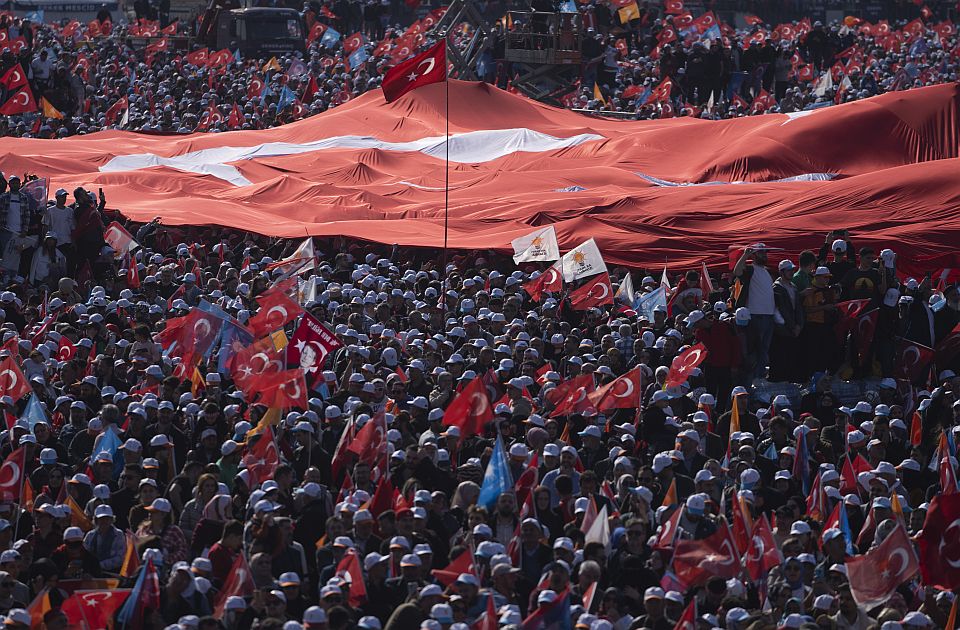 VIDEO: Na Erdoganovom predizbornom skupu 1,7 miliona ljudi