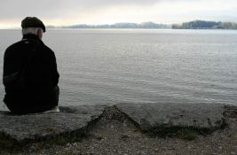 Istraživanje: Oko 79 odsto starijih je usamljeno