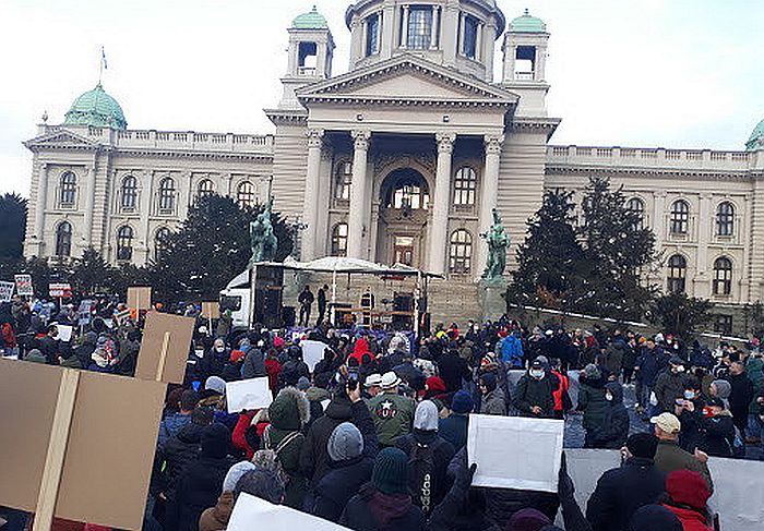  VIDEO Frilenseri u protestnoj šetnji: Nećemo da plaćamo tuđe greške