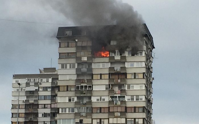 VIDEO, FOTO: Veliki požar u zgradi na Limanu kod Mosta slobode