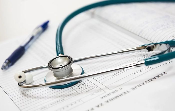 Tri krivične prijave protiv lekara zbog korišćenja medicinskog uređaja sa isteklim rokom trajanja
