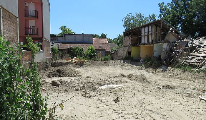 Investitor zbog čije divlje gradnje su srušeni domovi porodica u Dositejevoj dobio dozvolu za istu lokaciju
