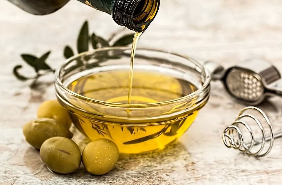 Zašto je suncokretovo ulje bolje zameniti maslinovim