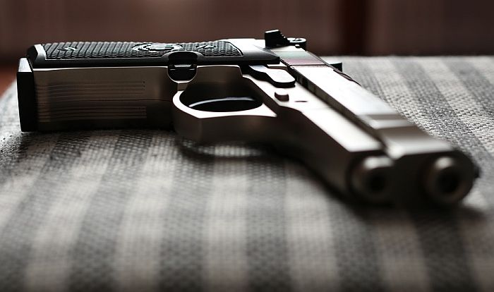 Četvorogodišnjak upucao brata, mislio da je pištolj igračka
