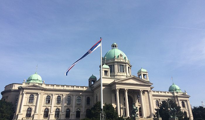 Na svakih pet poslanika po jedan pomoćnik