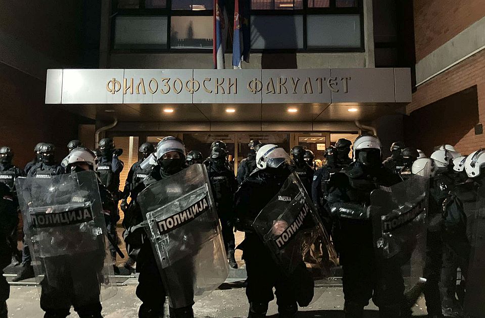 Novosadska opozicija ponovo predlaže osudu prekomerne policijske sile u Skupštini grada