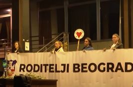 VIDEO Roditelji đaka protestovali ispred ministarstva: Ne smemo dozvoliti da se uruši prosveta
