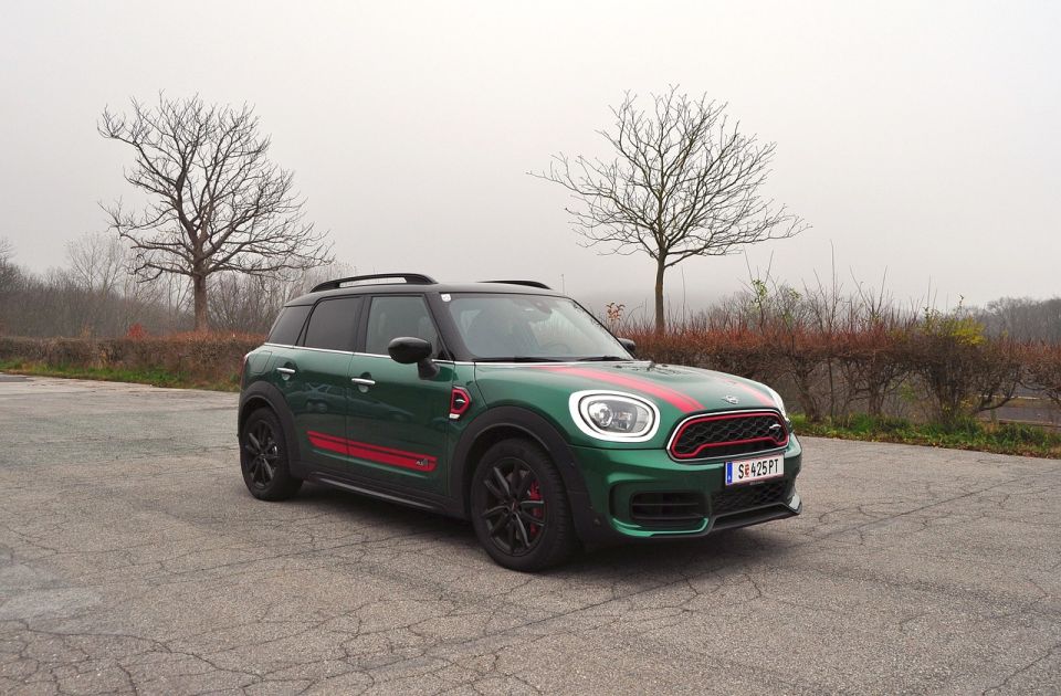Automobil "mini U25" povlači se sa tržišta Srbije zbog rizika od požara