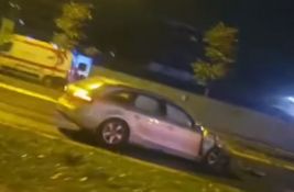 FOTO, VIDEO Teška saobraćajna nesreća na Novom Beogradu: Tri osobe poginule FOTO, VIDEO Teška saobraćajna nesreća na Novom Beogradu: Tri osobe poginule