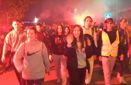 Studenti koji pešače iz Čačka za Novi Sad stigli u Kosjerić Studenti koji pešače iz Čačka za Novi Sad stigli u Kosjerić