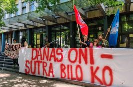 VIDEO: Građani protestuju ispred novosadskog suda - traže da aktivisti budu pušteni iz pritvora