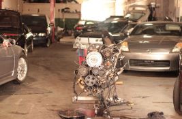 Petorka u Francuskoj nabavljala kradena vozila, pa delove preprodavala brzom poštom u Srbiji