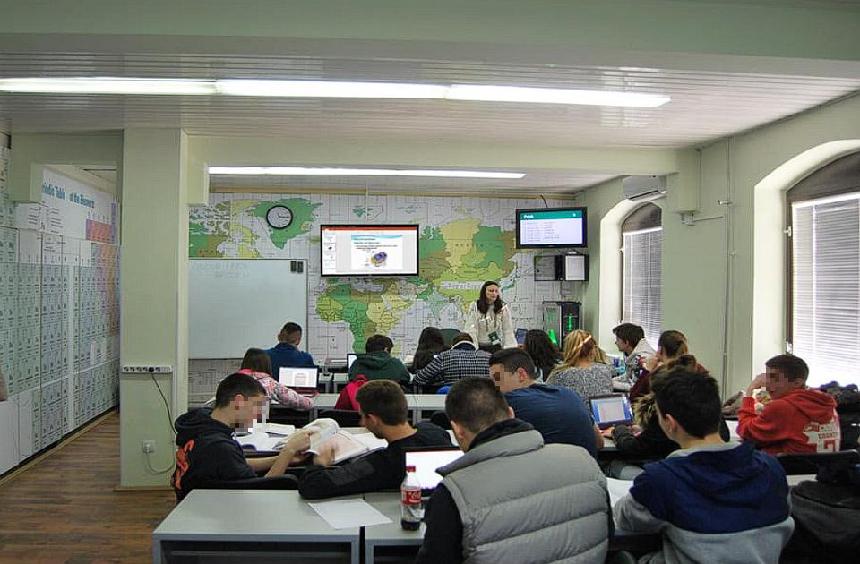 E-Gimnazija u korak sa vremenom