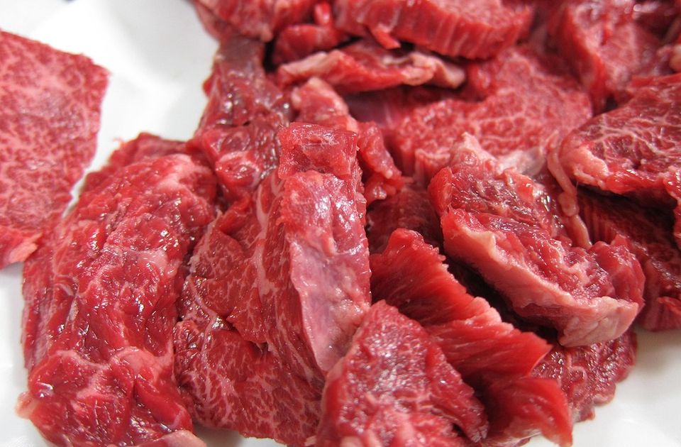 Inspekcija kod Čačka otkrila 14,5 tona mesa i prerađevina u neregistrovanom objektu 