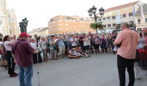 FOTO: Radnici DES-a protestovali ispred Gradske kuće; moguća radikalizacija štrajka