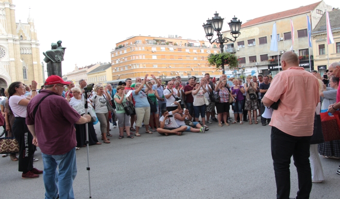 FOTO: Radnici DES-a protestovali ispred Gradske kuće; moguća radikalizacija štrajka