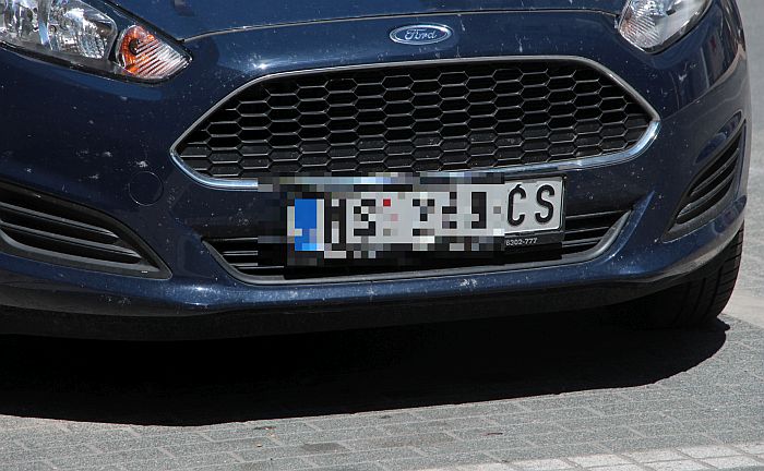 Automobile srpskih registracija godinama u Poreču uništavao 77-ogodišnjak