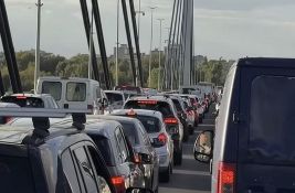 VIDEO Velika gužva na Mostu slobode, kolona u smeru ka gradu