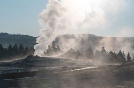 Informer predviđa erupciju vulkana u Jeloustounu - uz erupciju besmislica