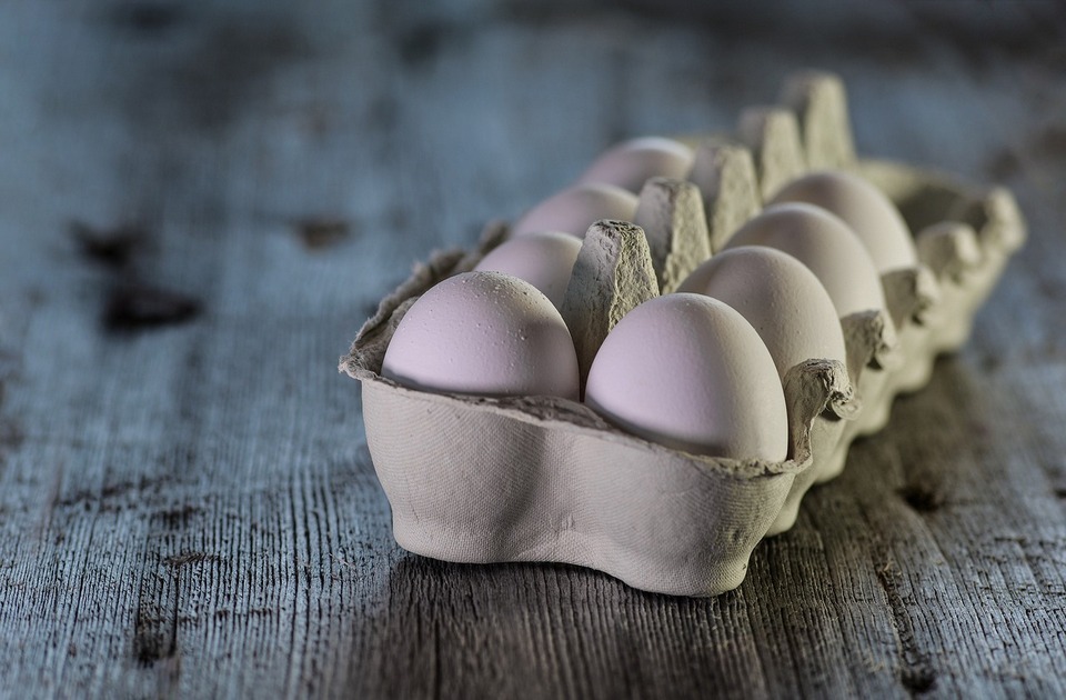 Zašto se bela jaja prodaju za Uskrs, a tokom većeg dela godine ih nema u prodaji?