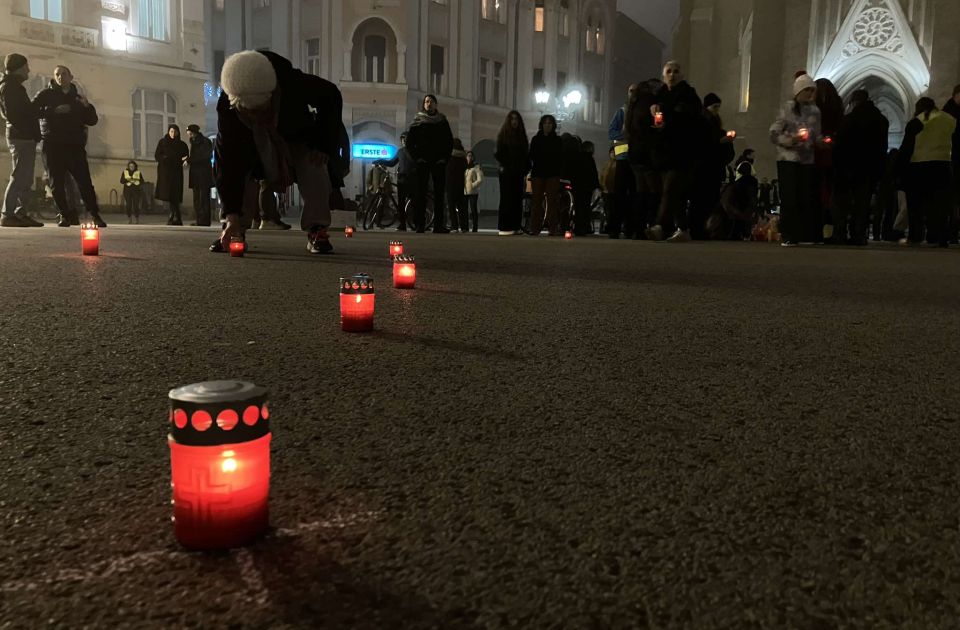 VIDEO: Skup na Trgu slobode povodom 13 meseci od pada nadstrešnce 