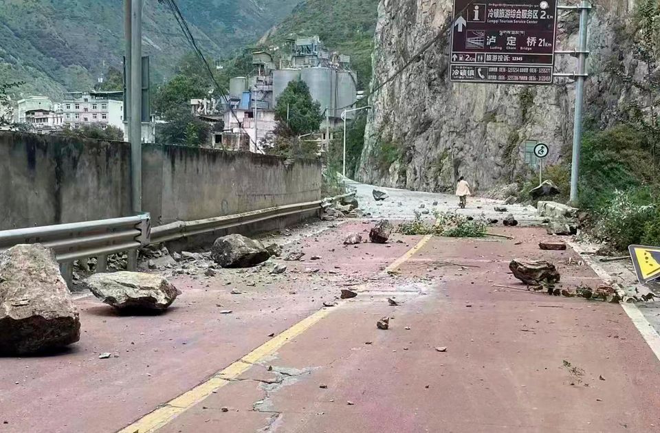 VIDEO: Više od 40 mrtvih u snažnom zemljotresu u Kini