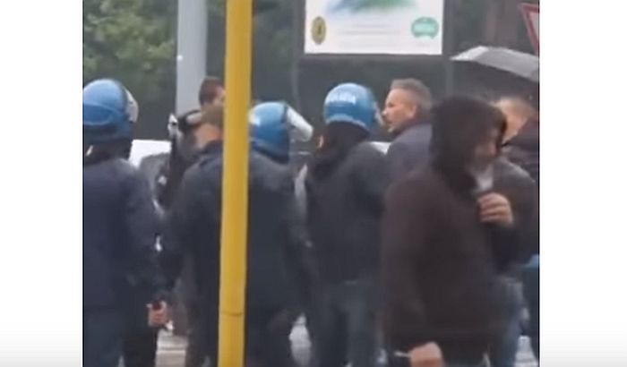 VIDEO: Mihajlovića obuzdavala policija zbog vređanja navijača Lacija