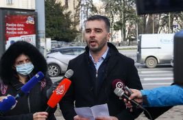 Manojlović tokom kampovanja ispred Predsedništva: Razmišljam da prijavim Vučićev nestanak