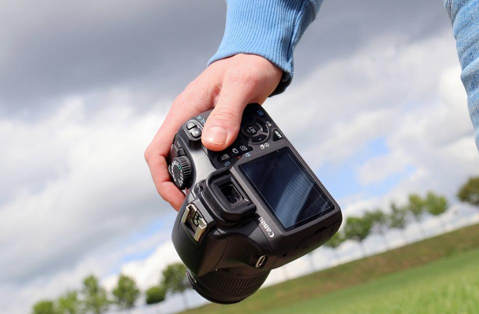 Fotograf tužio novosadsko udruženje zbog objavljivanja Instagram storija, tražio 30 objava ili pare