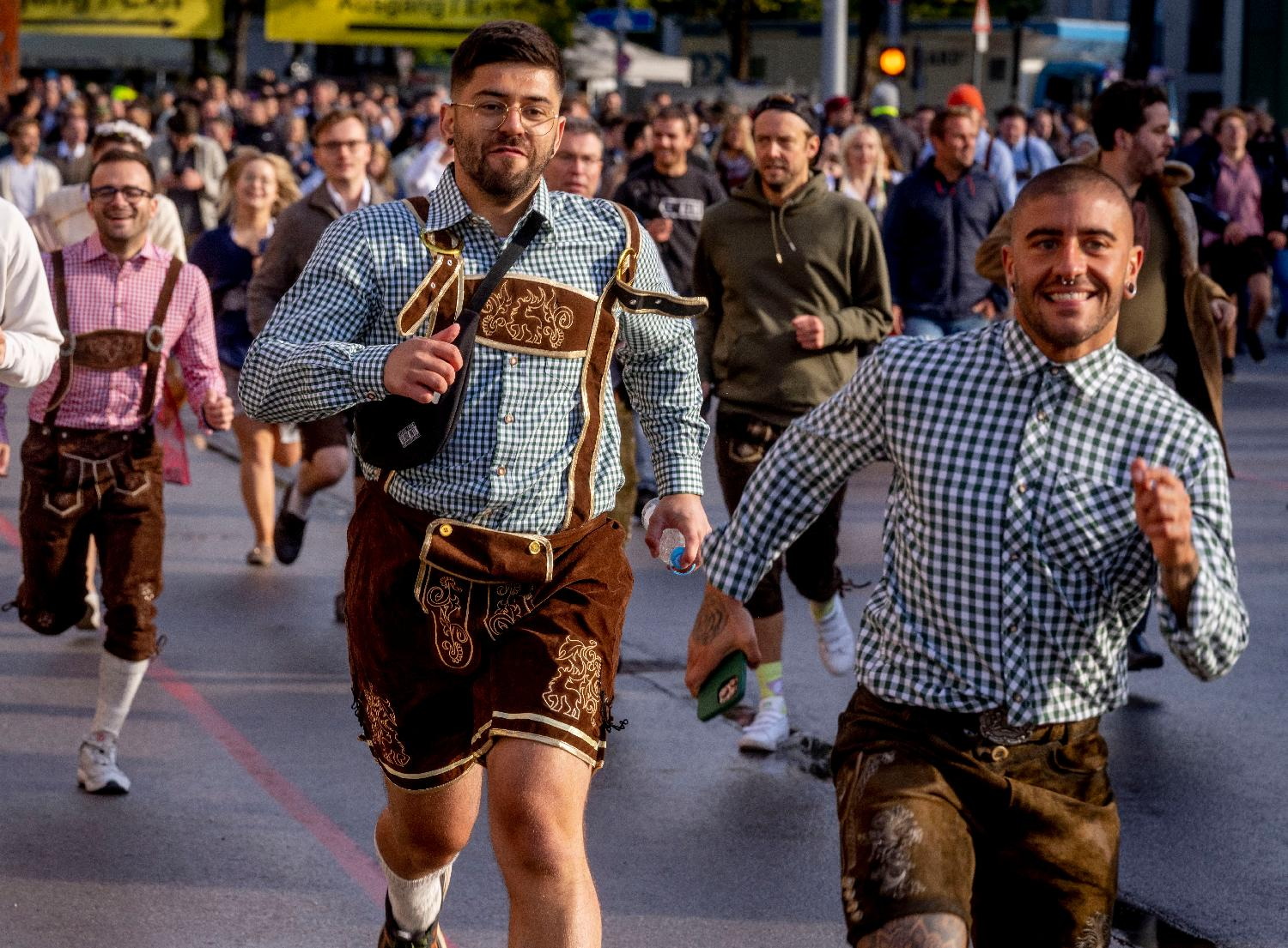 Oktoberfest u Minhenu posle dve godine pauze, posetioce dočekalo skuplje pivo