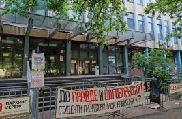FOTO Novosadski sud odblokiran danas do 11h: Studenti garantuju bezbedan ulazak svih zaposlenih