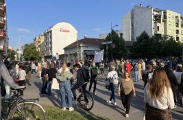 FOTO, VIDEO U toku 30 minuta blokade 30 raskrsnica u Novom Sadu: Traže se izbori za mesne zajednice