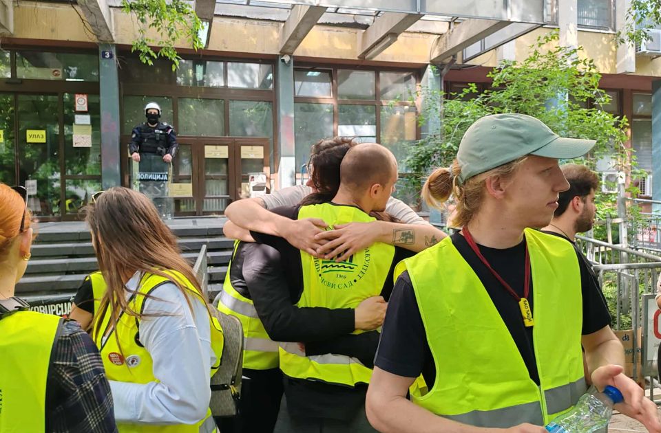 VIDEO Blokada suda se nastavlja: "Pobeda delimična, odluka suda korak ka pravdi" VIDEO Blokada suda se nastavlja: "Pobeda delimična, odluka suda korak ka pravdi"