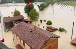 VIDEO: Katastrofalne poplave u severnoj Italiji, ljudi na krovovima čekali evakuaciju