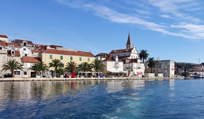 Brač želi avio-liniju sa Beogradom