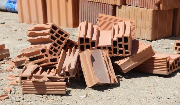 Niko u Srbiji ne proverava kvalitet građevinskog materijala, uvođenje kontrole smeta pojedincima koji enormno zarađuju