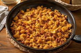 Migas con huevos - hrskave tortilje sa jajima na meksički način