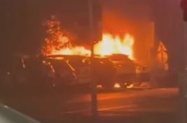 VIDEO: Izgorela četiri vozila na Novoj Detelinari