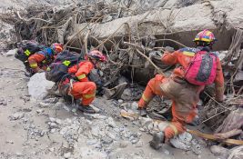 Oko 3.000 ljudi nestalo u poplavama u Nepalu i Tibetu, 626 poginulih