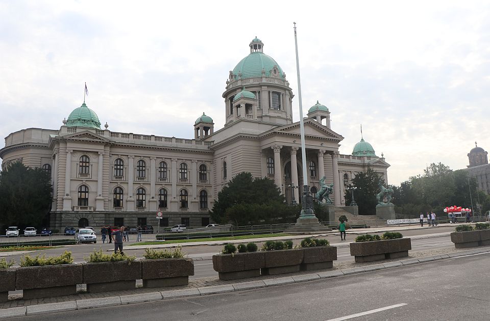 Nastavlja se sednica Skupštine Srbije