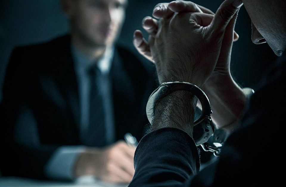 Krali parfeme i hranu iz prodavnica u Vrbasu i Bačkoj Palanci