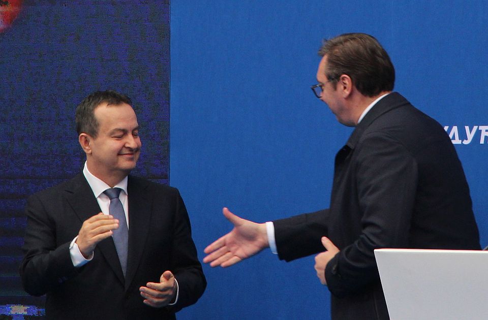 Relacija Vučić - Dačić: Zašto nema ostavke ministra?