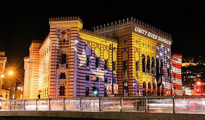 FOTO, VIDEO: Sarajevo slavilo pobedu Bajdena