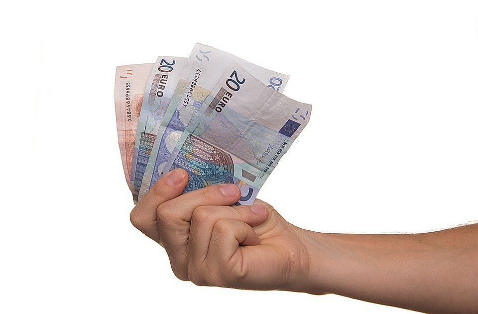 Najveća plata u martu u Crnoj Gori bila oko 115.000 evra, prosečna 700 evra