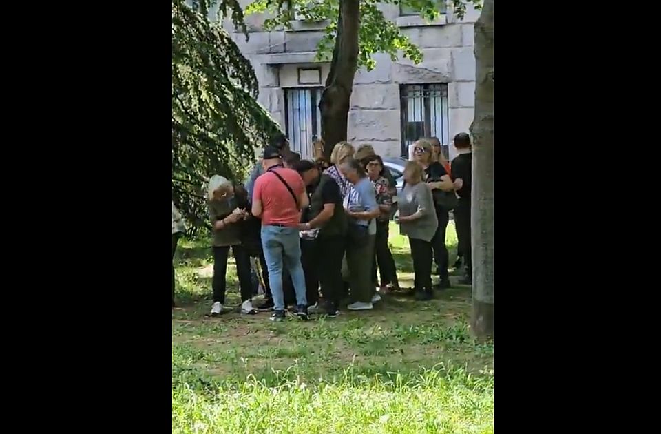VIDEO: Pojavio se snimak deljenja dnevnica za dolazak u Pionirski park